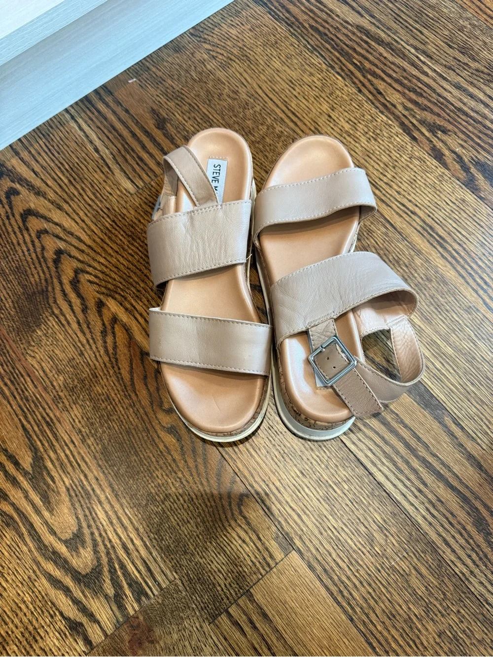 Steve Madden minimalist cork
